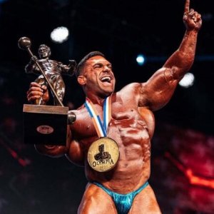 Derek-Lunsford-Wins-2025-Mr.-Olympia-768x432.jpg